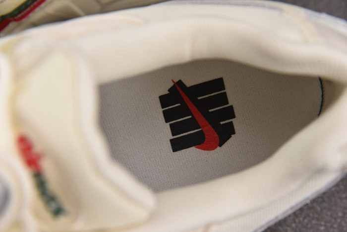 Nike Air Max 95 SP Undefeated Sail IB4453-100