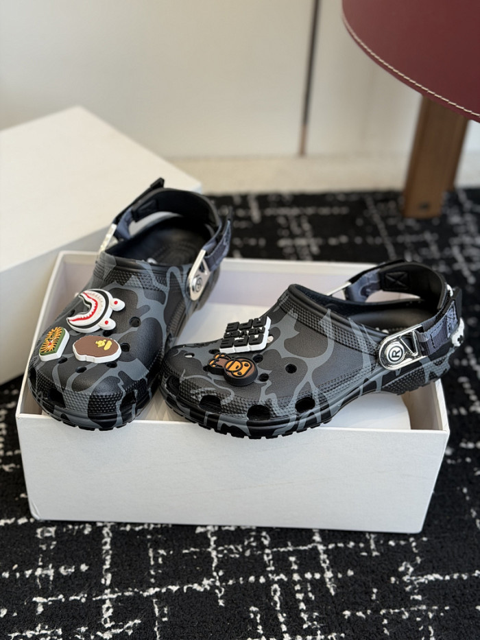 BAPE × Crocs 03