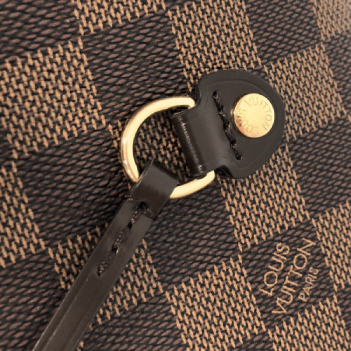 L&V BAG73 （red inside)--32*29*17CM