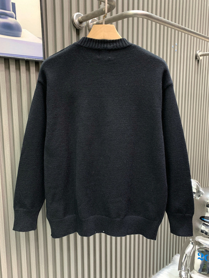 Balenciag* sweater8