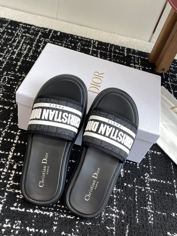 Dio*r sandal 61