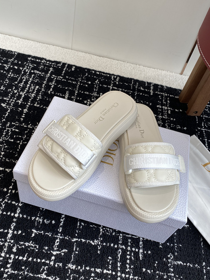Dio*r sandal 64