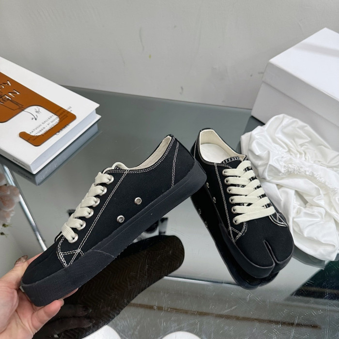 Maison Margiela Sneaker MM000123