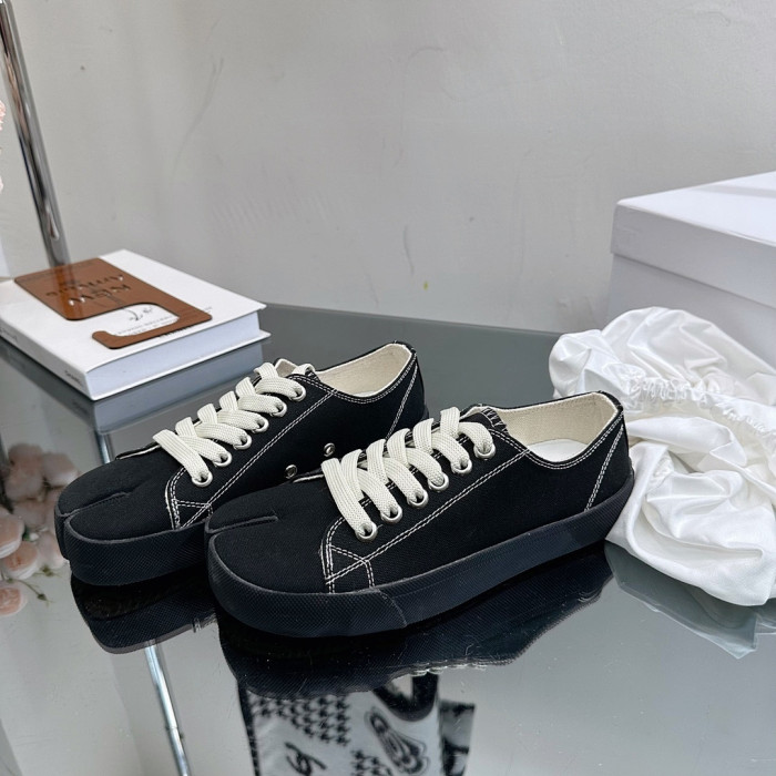Maison Margiela Sneaker MM000123