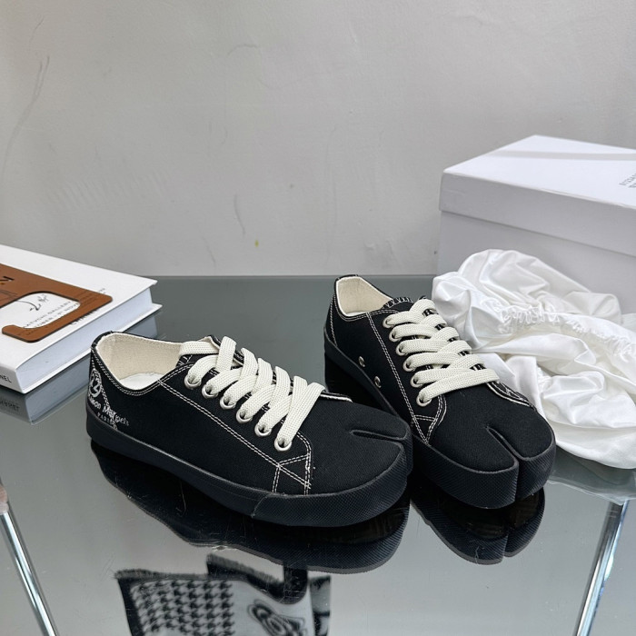 Maison Margiela Sneaker MM000123