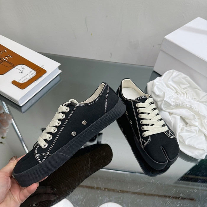 Maison Margiela Sneaker MM000123