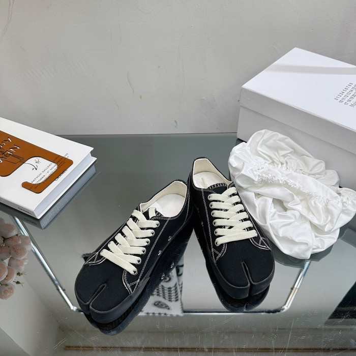 Maison Margiela Sneaker MM000123