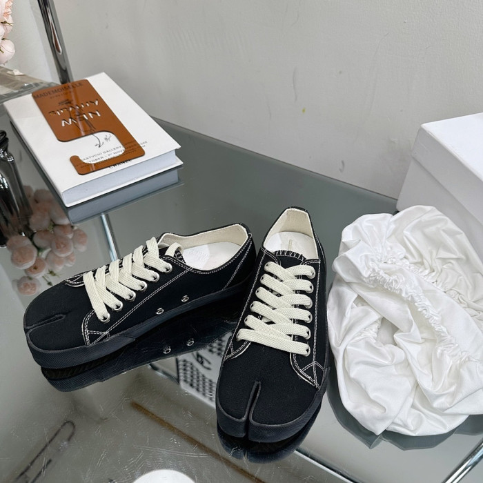 Maison Margiela Sneaker MM000123