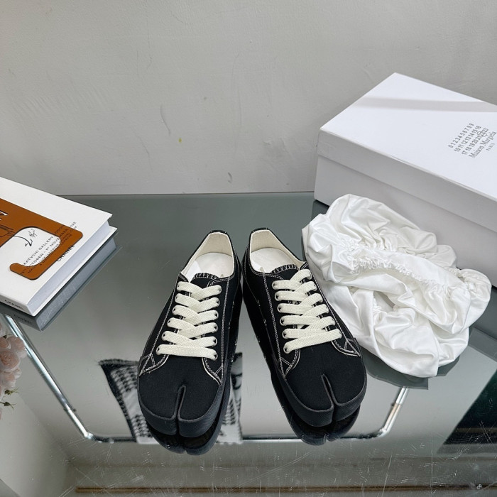 Maison Margiela Sneaker MM000123