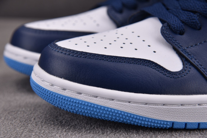 Air Jordan 1 Low Midnight Navy University Blue 553558-404