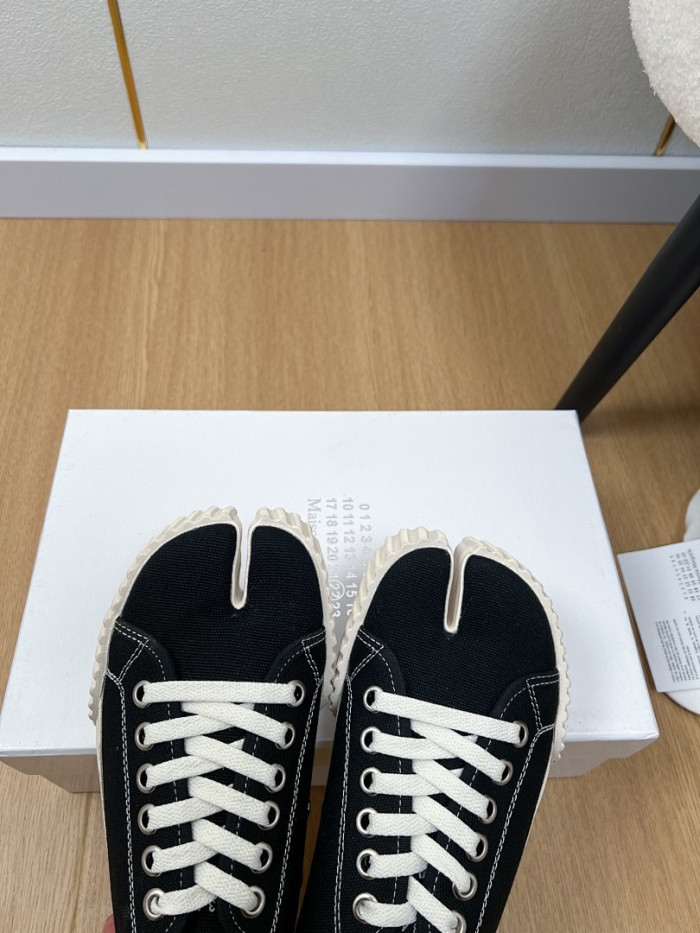 Maison Margiela Sneaker MM000112