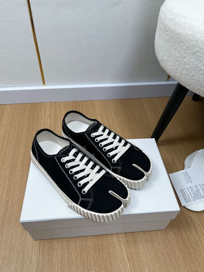 Maison Margiela Sneaker MM000112