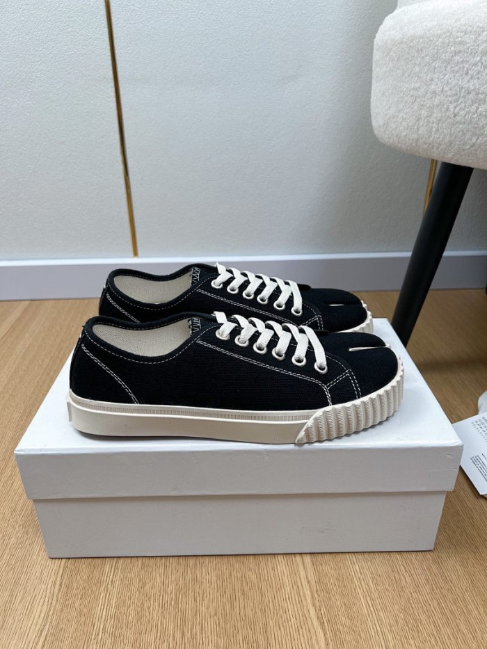 Maison Margiela Sneaker MM000112