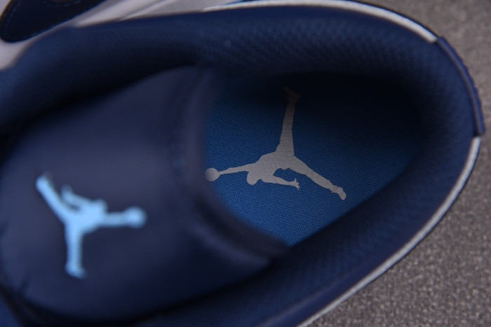 Air Jordan 1 Low Midnight Navy University Blue 553558-404