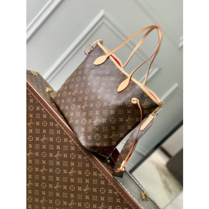 L&V BAG72（red inside)--31*29*14CM